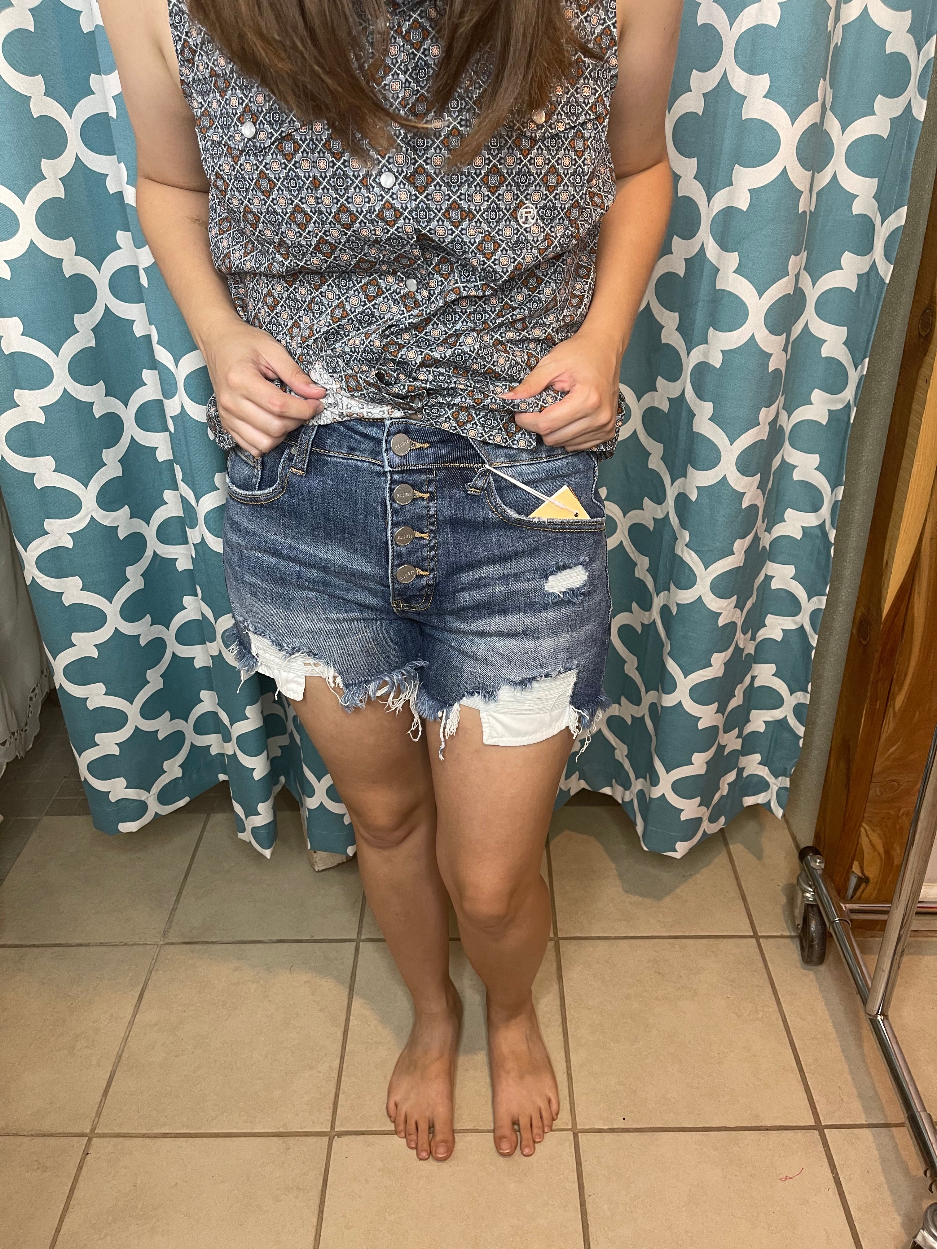 MID-RISE BUTTON DOWN SHORTS